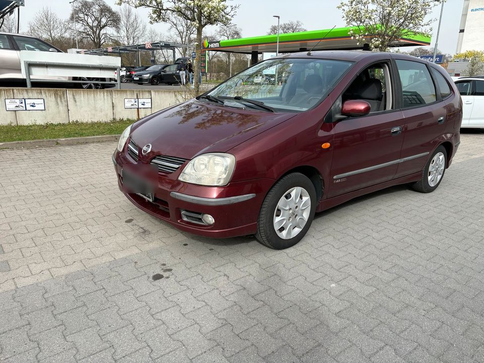 Nissan Almera Tino in Berlin