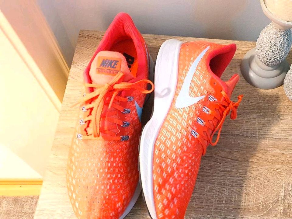 Nike Air Zoom Pegasus 35 ‘Bright Crimson’ Gr:44,5 in Bad Pyrmont