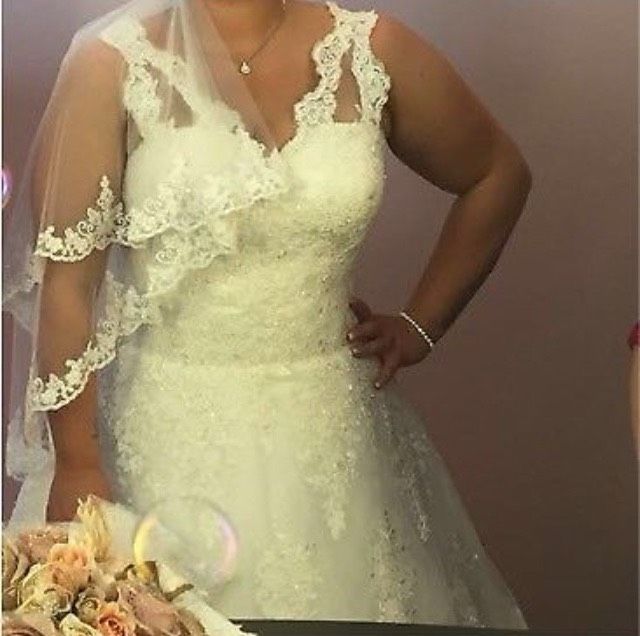 Brautkleid Hochzeitskleid edle feine spitze Glitzer 42 44 46 in Karlsdorf-Neuthard