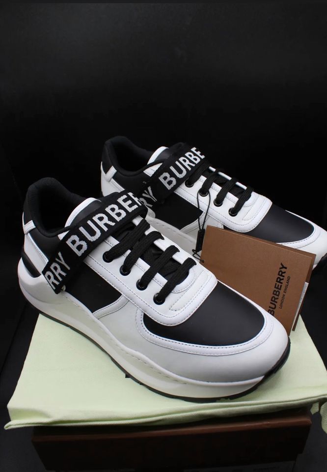 Burberry Ronnie Runner Herren Sneaker, Schwarz-Weiß, Gr. 41 in Werne