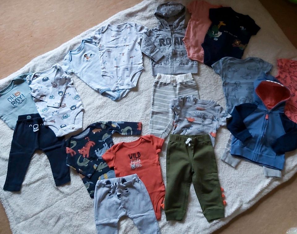 Baby Kleidungsset von der Marke Carter's in Bramsche