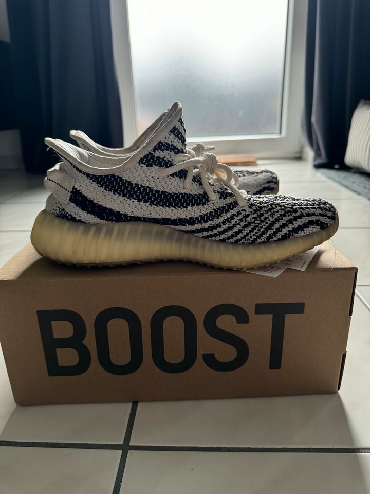 Adidas Yeezy Boost 350 Zebra 40 2/3 in Duisburg