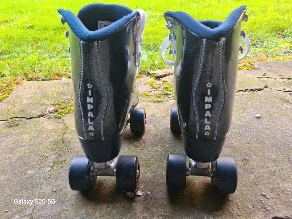 IMPALA Roller Skates Rollschuhe ! in Schieder-Schwalenberg