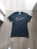 Nike T-shirt Größe XS, schwarz Hessen - Fuldatal Vorschau