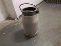 10 Liter Aluminium Milchkanne mit Deckel aus DDR Produktion Sachsen - Naunhof Vorschau