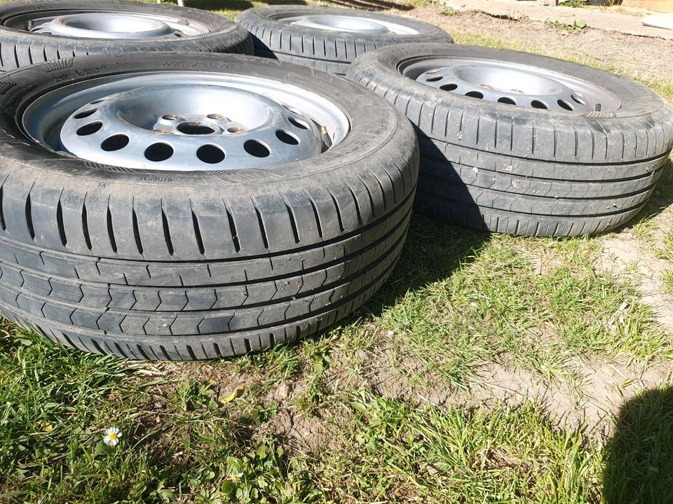 225/55 ZR16 99Y Räder VW Sommerreifen Stahlfelge Kompletträder in Oschersleben (Bode)