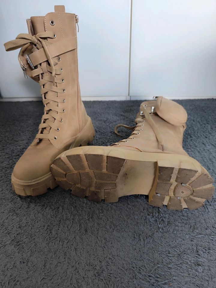 Damen Stiefel beige in Neumünster