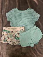 Set 1 Shirt und 2 Shorts H&M Micky Mouse Bayern - Puchheim Vorschau