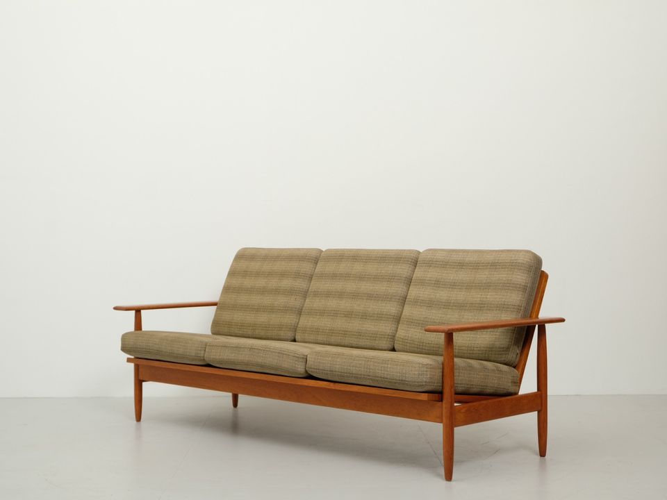 Sofa Mid Century Danish Design Teak Couch Vintage Teakholz in Hamburg