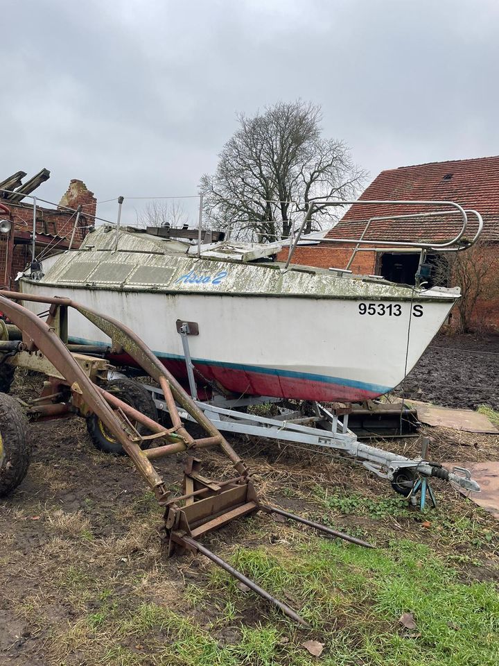 Boot große Boot segel in Bad Freienwalde