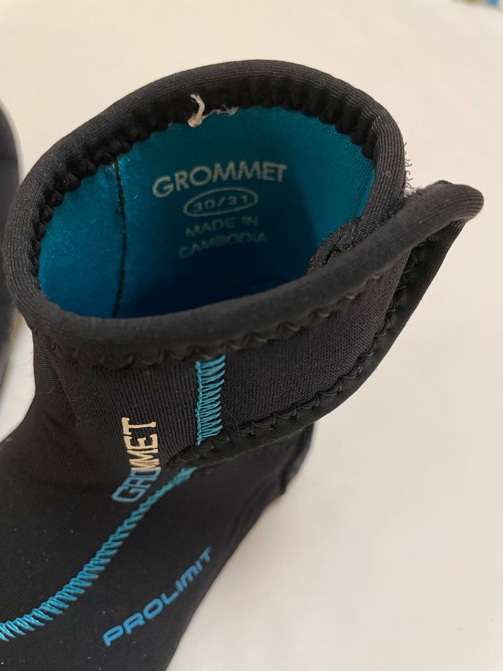 Surfschuhe aus Neopren Größe 30/31 in Reinbek