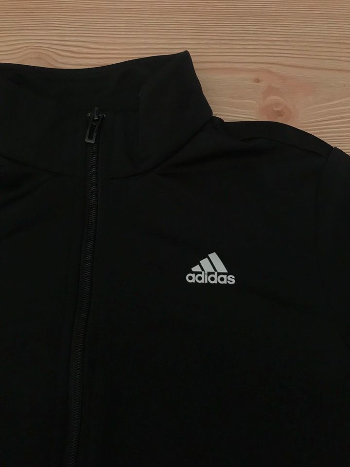 Adidas Trainings Jacke in Wutöschingen