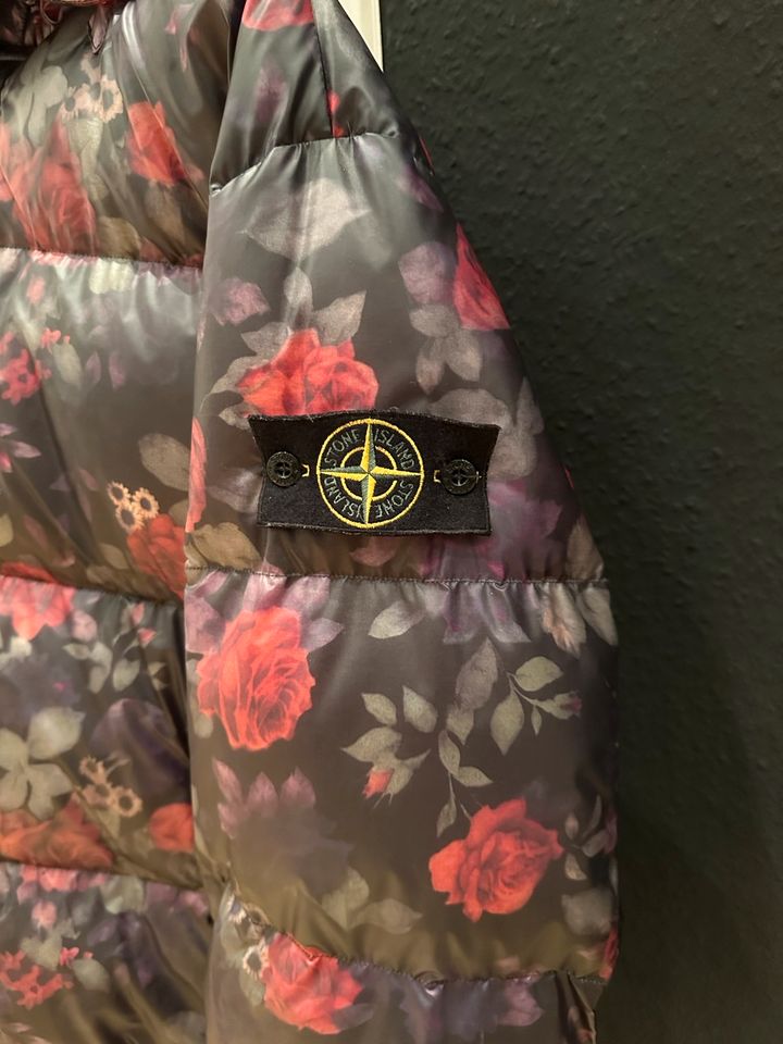 Stone Island X Supreme Jacke in Köln