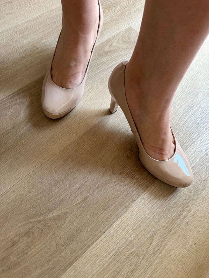 Unisa Pumps Numar nude beige 42 in Düsseldorf