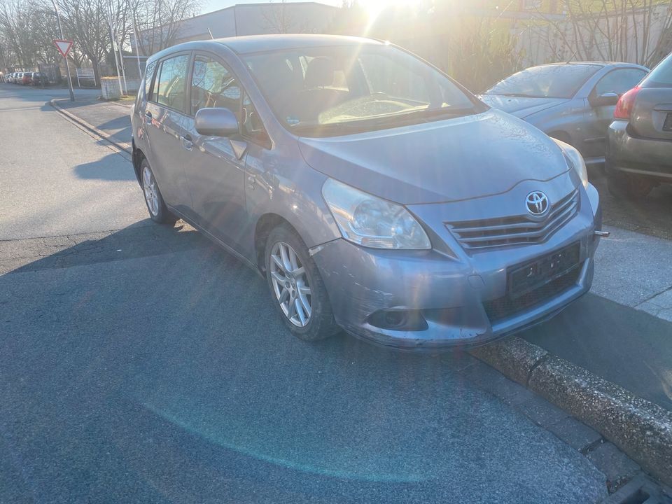 Toyota Verso 2010 AR2  Schlachtfest Motor Getriebe Tür Heckklappe in Dortmund