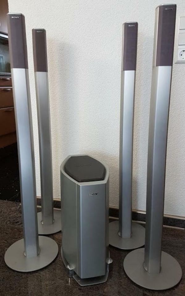 Sony Surround Sound 4.1 Speaker System mit Subwoofer in Sindelfingen