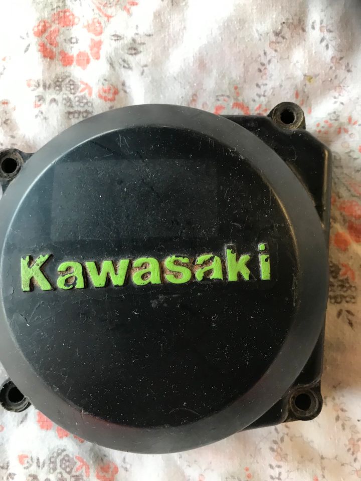 Kawasaki AR 80 Öltank Tank Abdeckung Motordeckel Ansaugstutzen in Kirchardt