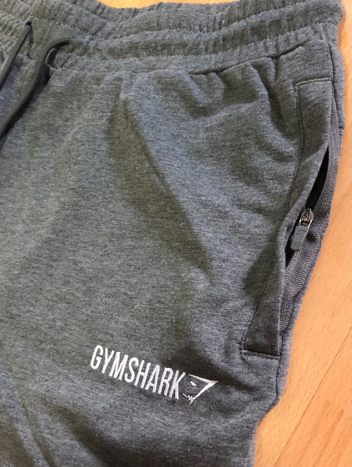 Gymshark Jogger Grau Gr. L Hose Jogginghose Short in Burscheid