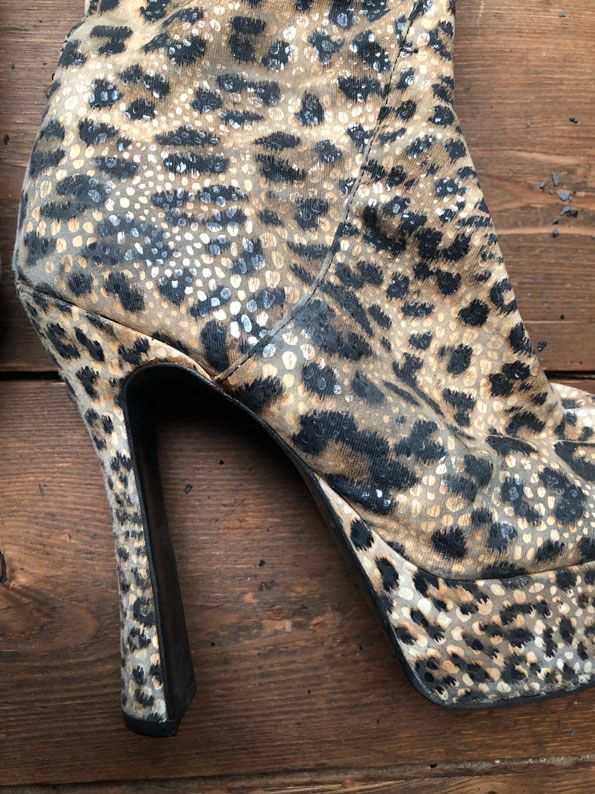 High Heel Stiefel mit Leopardmuster in Kakenstorf