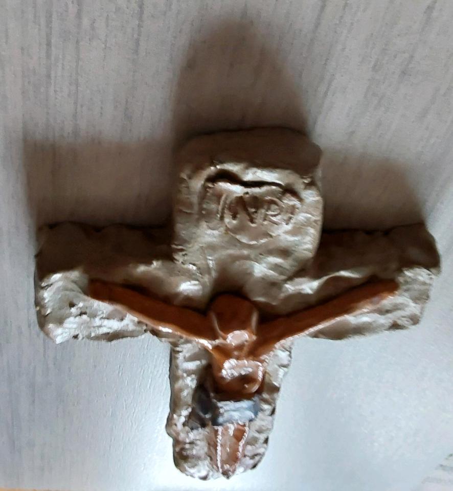 Kirchendekoration, christliches, religiösen Kreuz aus Ton in Marktzeuln