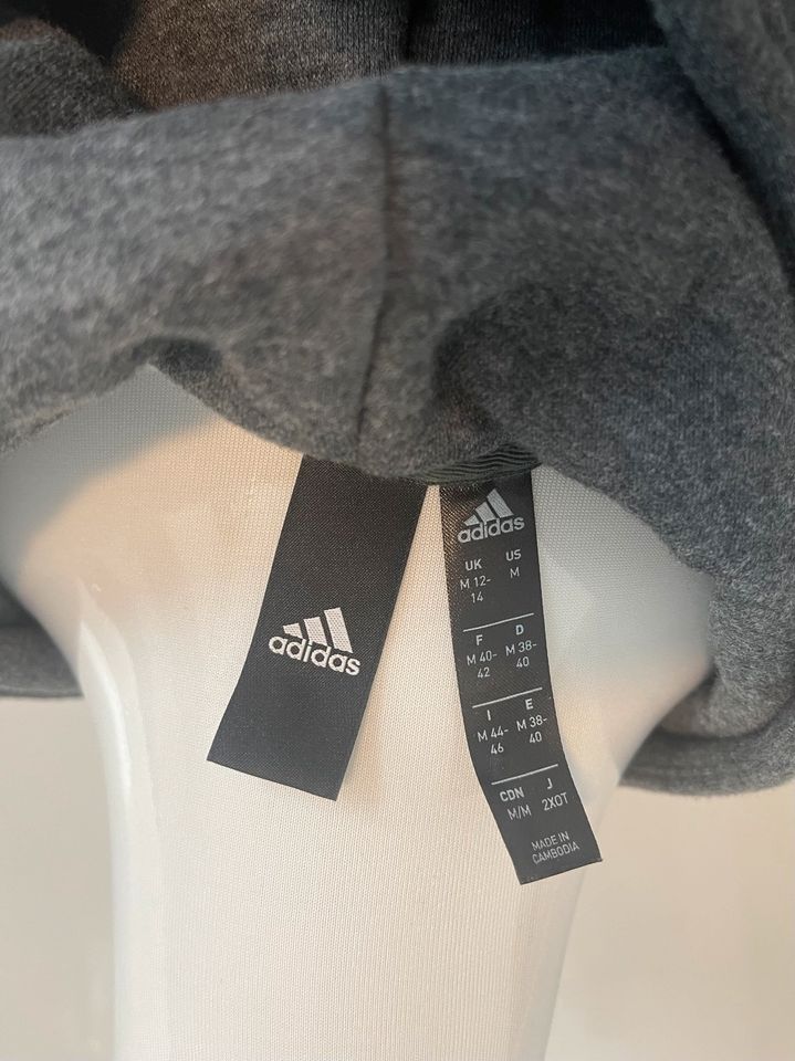 Adidas Pullover Gr.M 12-14 in Köln