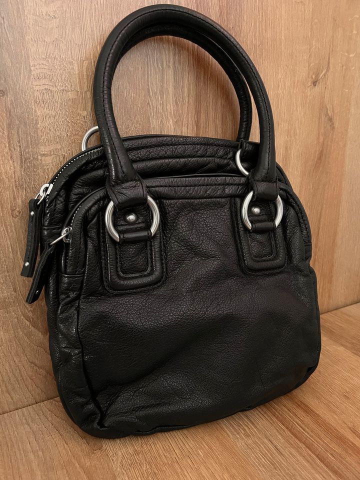 Tasche Liebeskind Berlin Modell Ottilie Farbe schwarz in Homburg