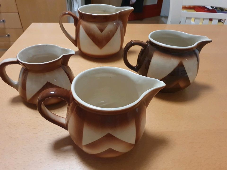 4 alte Milchkrüge, Milchkrug braun, Krug, 2 x Bunzlauer Keramik in Stuttgart