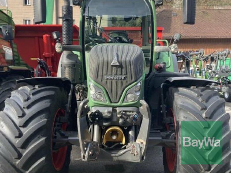 Fendt 724 VARIO SCR PROFI PLUS Traktor in Altensteig