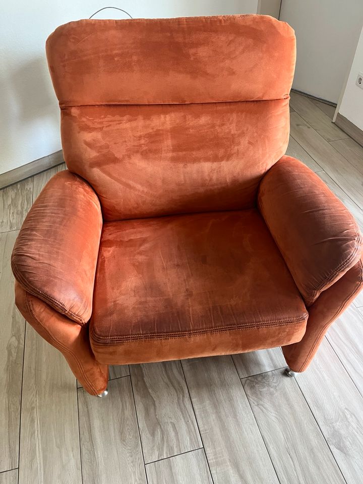 Verkaufe einen Sessel mit ausklappbarer Liegefunktion in Niestetal