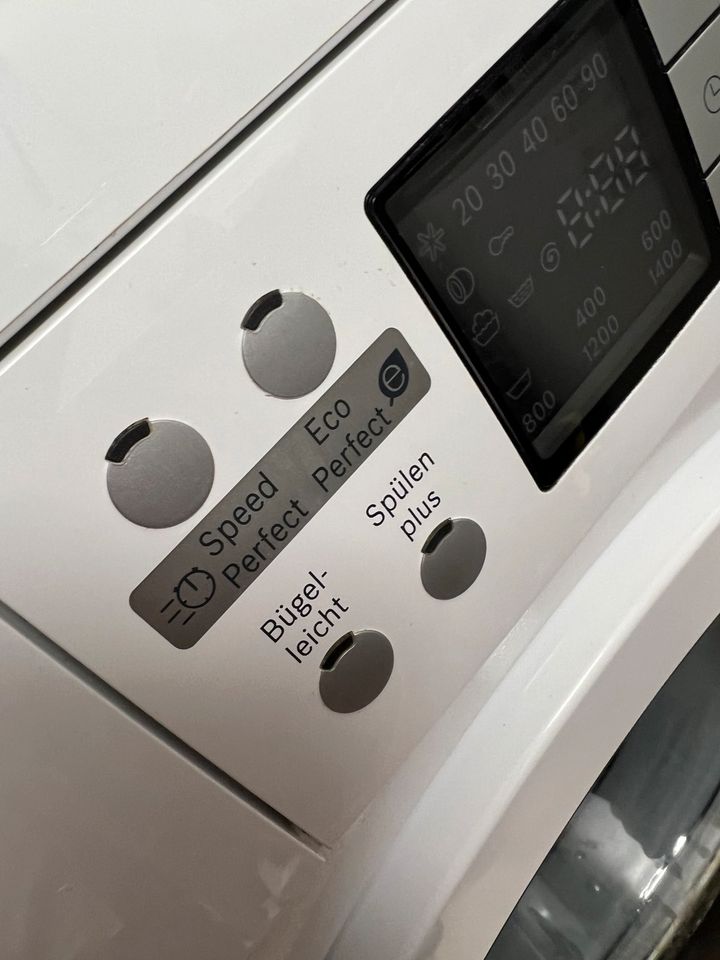 Bosch Logixx 8 Vario Perfekt Waschmaschine WAS28443 in Berlin