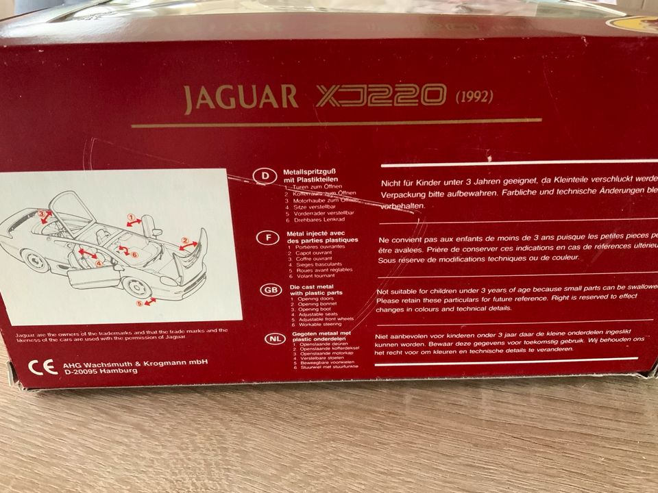 Jaguar XJ 220 Metall 1:24 Silber in Kirchen (Sieg)