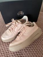 Original Nike Air Force 1 Farbe Rosa Altona - Hamburg Blankenese Vorschau