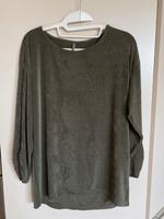 Langarm Shirt Only grün glänzend Gr. M geraffte Ärmel Hessen - Rödermark Vorschau