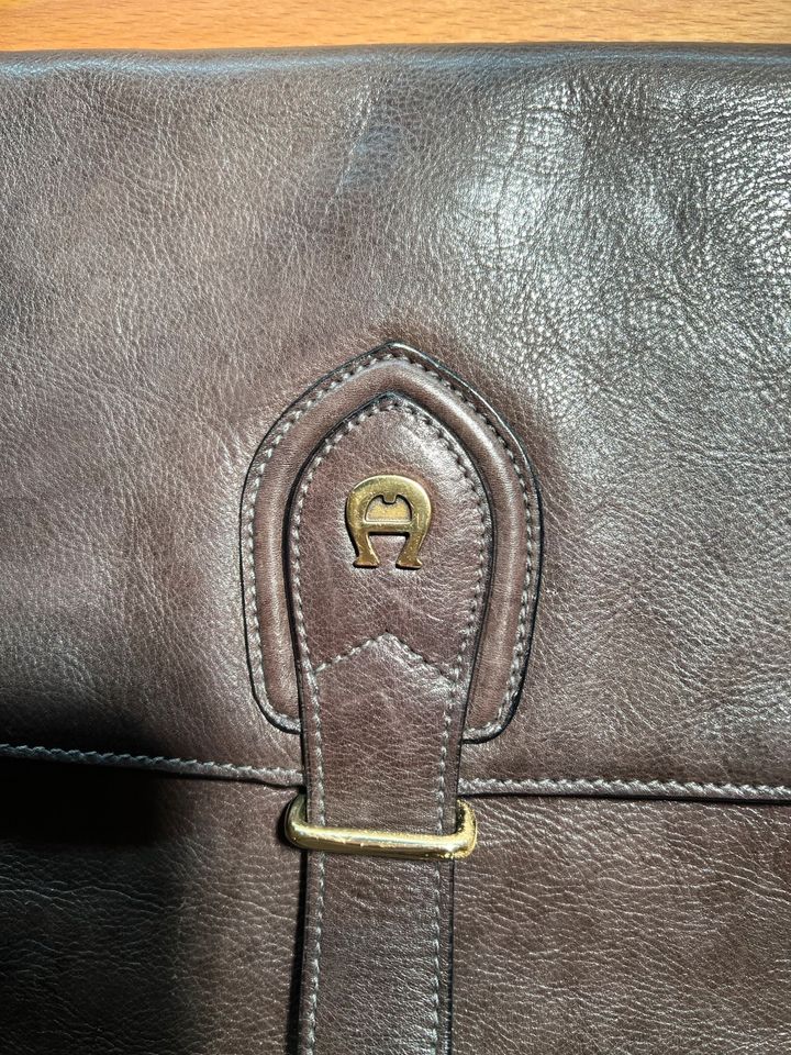 Aigner Tasche Vintage ❤️ in Alsdorf