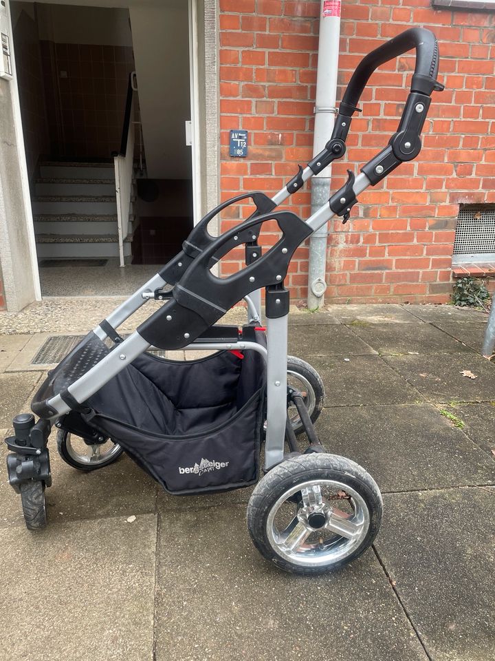 Kinderwagen in Schwarzenbek