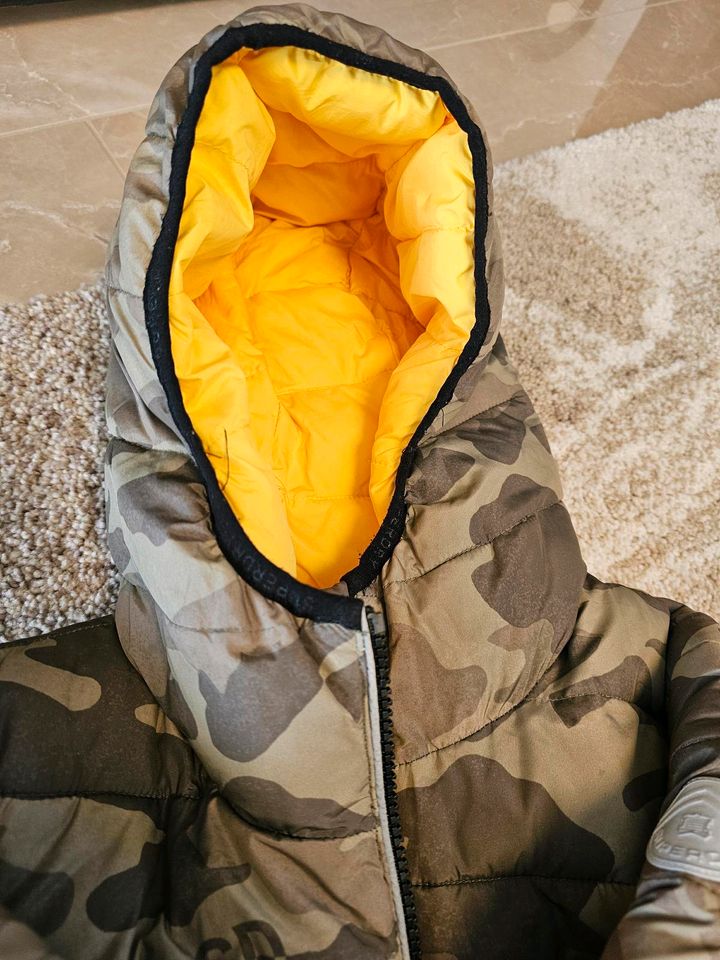 Dicker Anorak von Superdry Camouflage Gr.152 Wendejacke in Nandlstadt