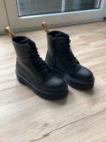 Dr. Martens AirWair, schwarz, Gr. 36, sehr guter Zustand Niedersachsen - Bergen Vorschau