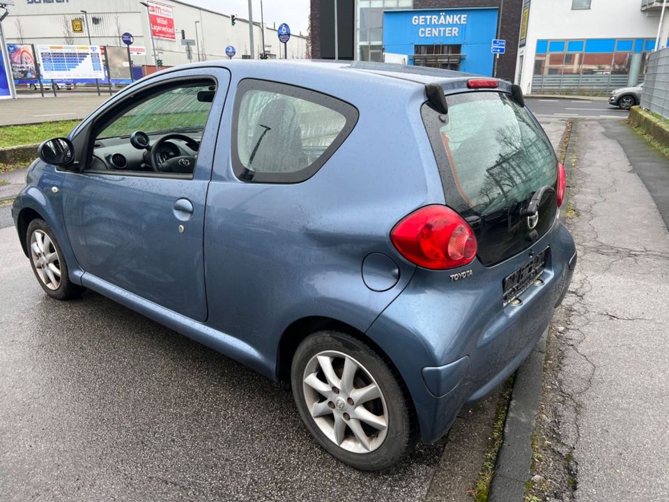 Toyota Aygo AYGO Team  TÜV AU NEU in Hilden