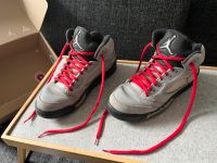 Nike Air Jordan 5 GS Retro Wolf Grau 37,5 Baden-Württemberg - Calw Vorschau