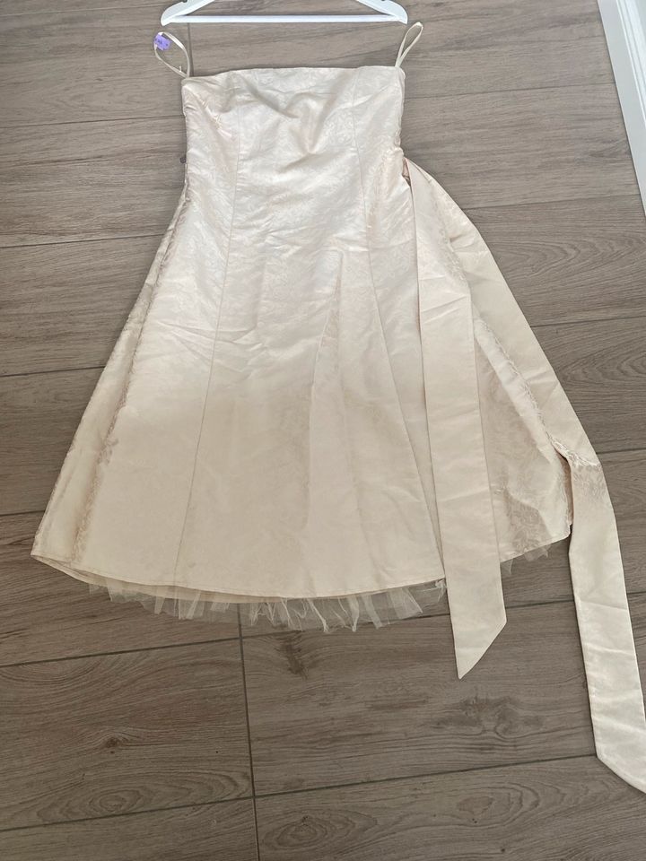 Kleid Cocktailkleid Creme Zero in 42 in Salzhausen