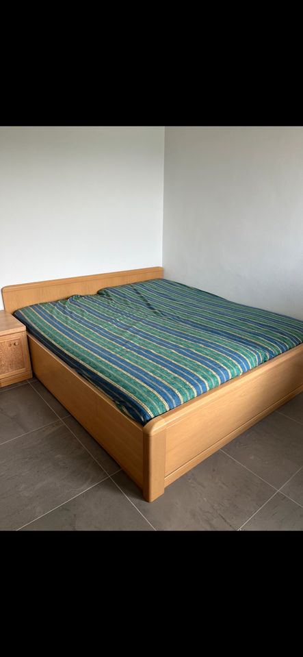 Doppelbett von Hülsta mit Bettkasten und Lattenrost in Wuppertal