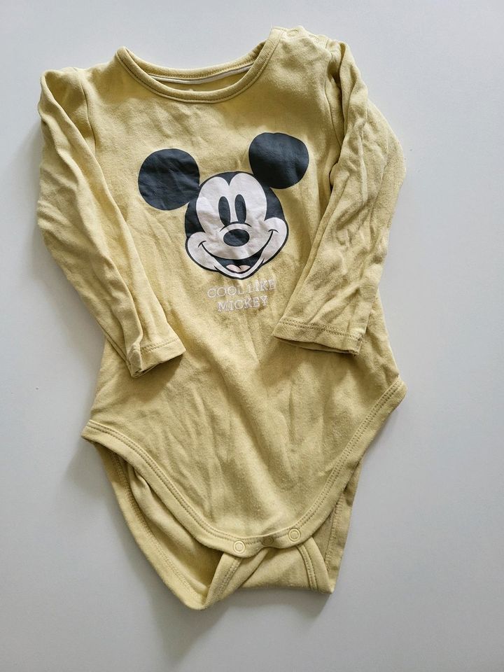 C&A Baby Disney Body Langarm Micky Maus gelb 80 in Berlin