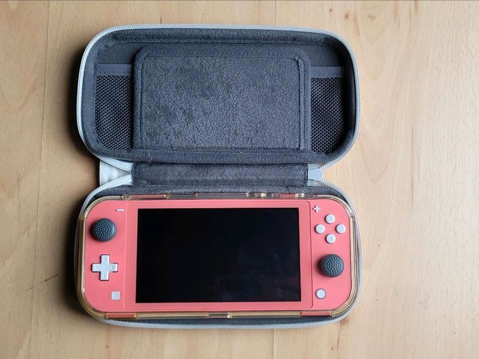 Nintendo Switch lite rosa inklusive Zubehör in Hürth