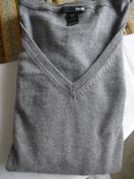 Sportl. V-Pullover, H&M, Grau, Gr. M, neuwertig Hessen - Solms Vorschau