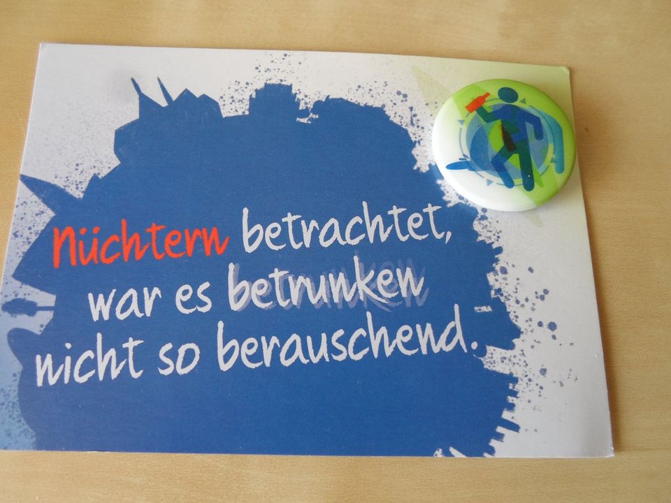 Neu, seltene Werbepostkarte mit 3 D-Button, ungelaufen in Rostock
