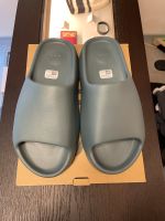 Yeezy Slides Slate Marine Gr. 42 Bayern - Augsburg Vorschau