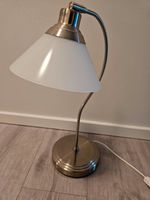 Lampe Tischlampe IKEA KROBY super Zustand 56cm hoch silber Schleswig-Holstein - Westerrönfeld Vorschau