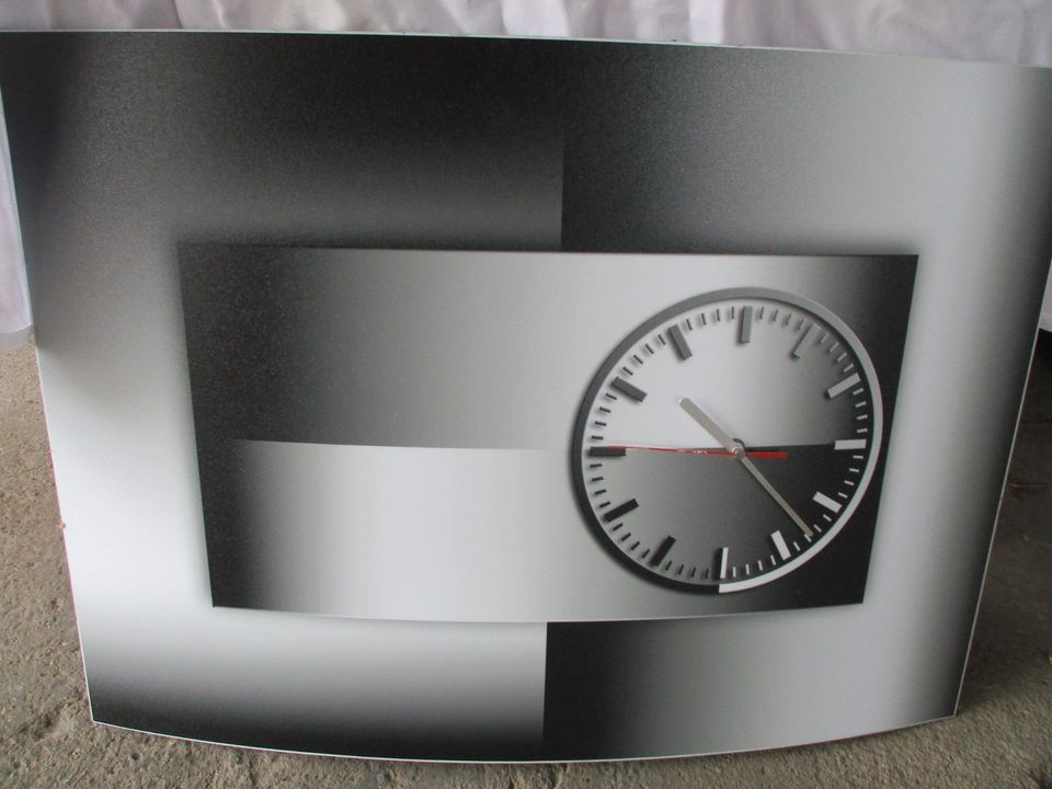 LMMGZ20:1 Wanduhr abstrakt schwarz/weiß DIXTIME ca.69x50cm in Plauen