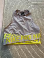 Nike Pro Sport Top grau neongelb Größe S Berlin - Biesdorf Vorschau
