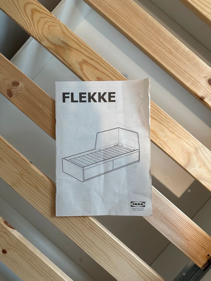 Ikea FLEKKE Tagesbettgestell/ 2Schubladen, weiß in Nienberge